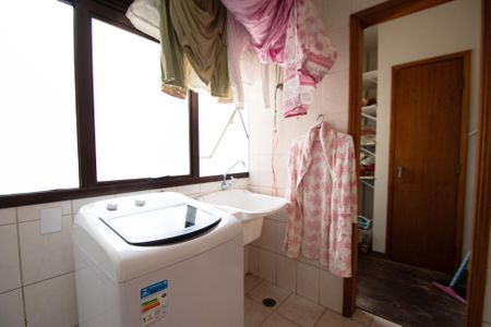 Apartamento à venda com 156m², 3 quartos e 2 vagas Apartamento à venda com 156m², 3 quartos e 2 vagaslavanderia