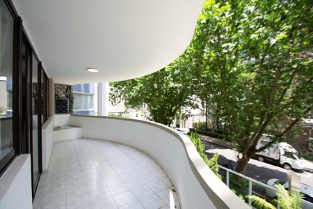 Apartamento à venda com 156m², 3 quartos e 2 vagas Apartamento à venda com 156m², 3 quartos e 2 vagasvaranda sala