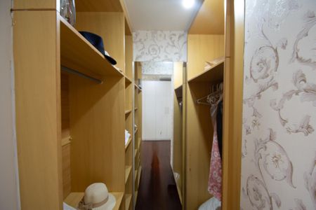 Apartamento à venda com 156m², 3 quartos e 2 vagas Apartamento à venda com 156m², 3 quartos e 2 vagascloset suite 1