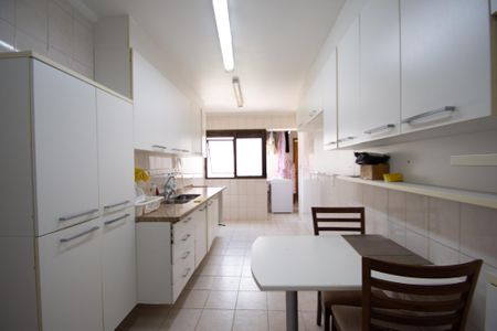 Apartamento à venda com 156m², 3 quartos e 2 vagas Apartamento à venda com 156m², 3 quartos e 2 vagascozinha