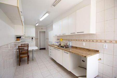 Apartamento à venda com 156m², 3 quartos e 2 vagas Apartamento à venda com 156m², 3 quartos e 2 vagascozinha