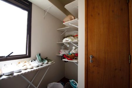 Apartamento à venda com 156m², 3 quartos e 2 vagas Apartamento à venda com 156m², 3 quartos e 2 vagasquarto serviço