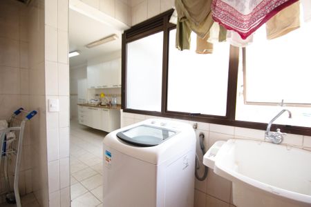 Apartamento à venda com 156m², 3 quartos e 2 vagas Apartamento à venda com 156m², 3 quartos e 2 vagaslavanderia