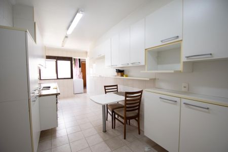 Apartamento à venda com 156m², 3 quartos e 2 vagas Apartamento à venda com 156m², 3 quartos e 2 vagascozinha