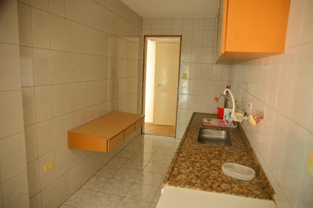 Casa à venda com 110m², 2 quartos e 2 vagasCozinha 