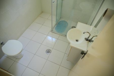 Casa à venda com 110m², 2 quartos e 2 vagasBanheiro 