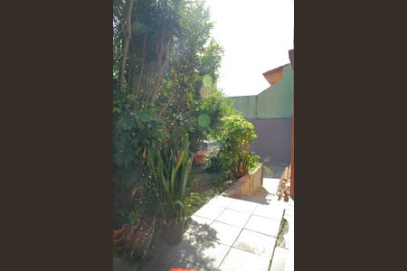 Casa à venda com 110m², 2 quartos e 2 vagasQuintal/jardim 