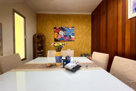 Casa à venda com 185m², 5 quartos e 3 vagasSala de Jantar