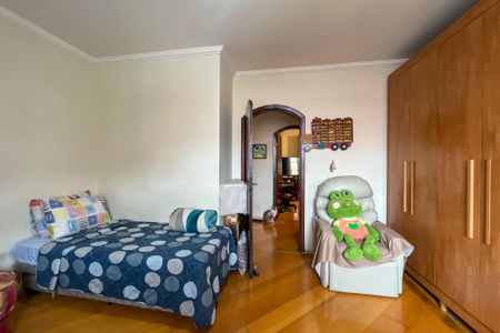 Casa à venda com 185m², 5 quartos e 3 vagasSuíte