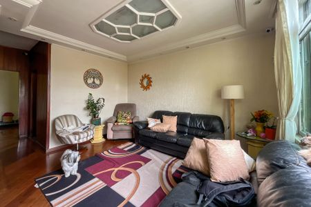 Casa à venda com 185m², 5 quartos e 3 vagasSala