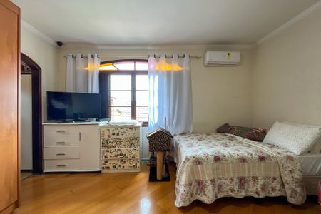 Casa à venda com 185m², 5 quartos e 3 vagasSuíte