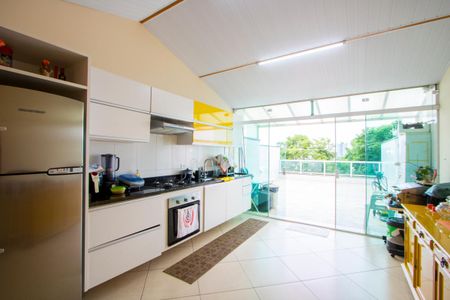 Apartamento à venda com 164m², 3 quartos e 2 vagas Apartamento à venda com 164m², 3 quartos e 2 vagasCozinha