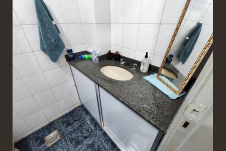 Apartamento à venda com 75m², 2 quartos e sem vagaBanheiro Corredor