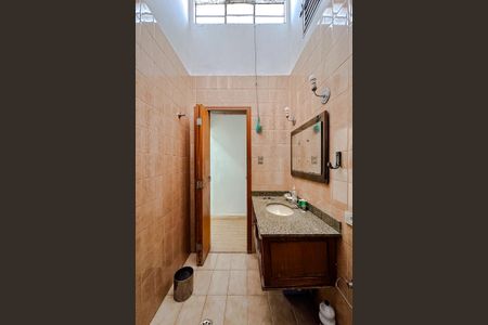 Casa à venda com 124m², 3 quartos e 2 vagasBanheiro