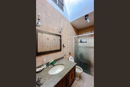 Casa à venda com 124m², 3 quartos e 2 vagasBanheiro