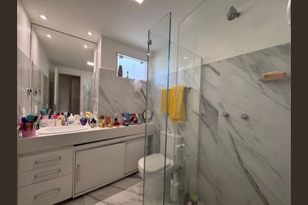 Casa de condomínio à venda com 371m², 5 quartos e 2 vagasSuíte 5 - Banheiro