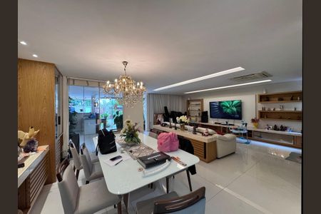 Sala de casa de condomínio à venda com 5 quartos, 371m² em Recreio dos Bandeirantes, Rio de Janeiro