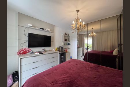 Casa de condomínio à venda com 371m², 5 quartos e 2 vagasSuíte1