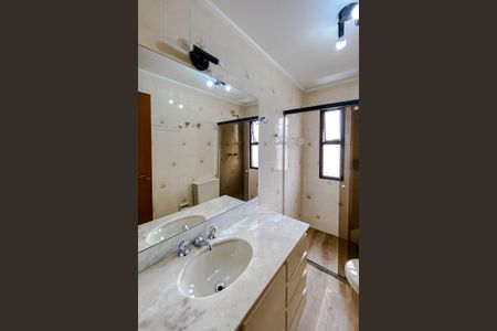 Apartamento para alugar com 200m², 3 quartos e 4 vagasBanheiro da Suíte 2