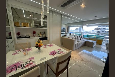 Apartamento à venda com 82m², 2 quartos e 1 vagaSala