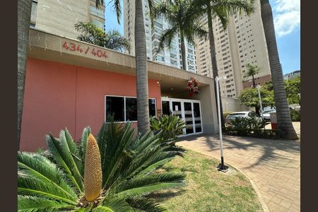 Apartamento à venda com 82m², 2 quartos e 1 vagaFachada e portaria
