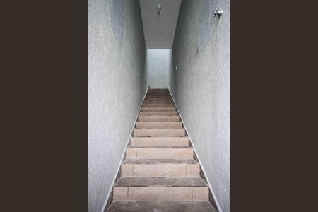 Casa para alugar com 55m², 2 quartos e sem vagaEscada