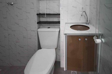 Casa para alugar com 55m², 2 quartos e sem vagaBanheiro da Suíte