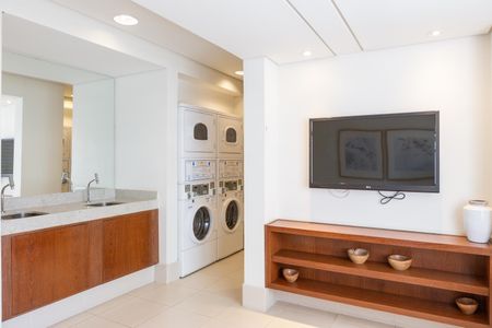 Apartamento à venda com 96m², 2 quartos e 2 vagasLavanderia