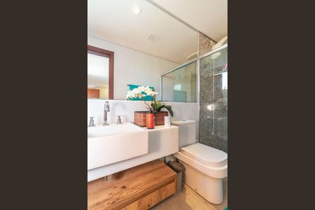 Casa para alugar com 398m², 4 quartos e 4 vagas Casa para alugar com 398m², 4 quartos e 4 vagasBanheiro Suíte 2