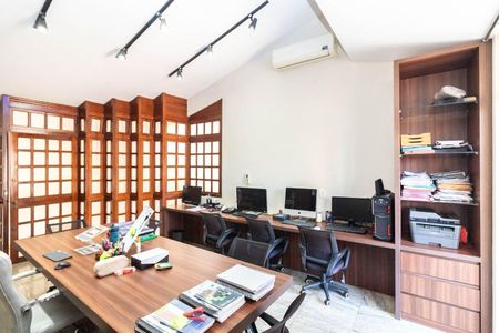 Casa para alugar com 398m², 4 quartos e 4 vagas Casa para alugar com 398m², 4 quartos e 4 vagasEscritório
