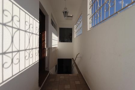 Casa para alugar com 270m², 2 quartos e 2 vagasCorredor externo
