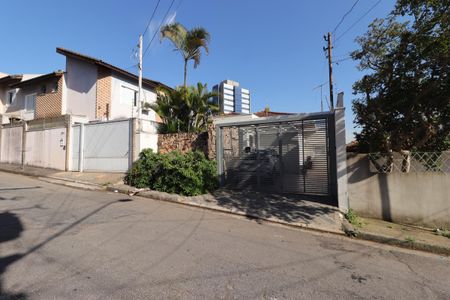 Casa para alugar com 270m², 2 quartos e 2 vagasFachada
