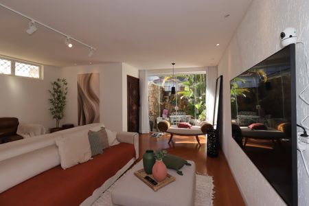Casa para alugar com 270m², 2 quartos e 2 vagasSala
