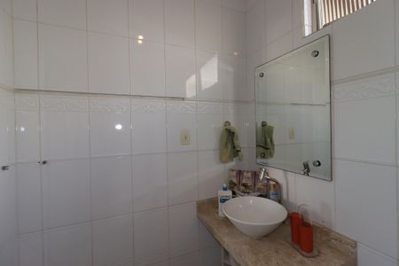 Casa para alugar com 270m², 2 quartos e 2 vagasBanheiro da Suíte 1