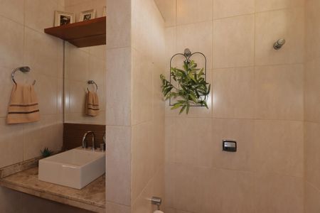 Casa para alugar com 270m², 2 quartos e 2 vagasBanheiro Social