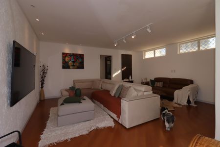 Casa para alugar com 2 quartos, 270m² em Vila Bastos, Santo André