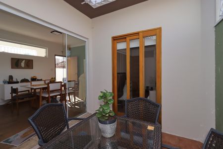Casa para alugar com 270m², 2 quartos e 2 vagasJardim de Inverno