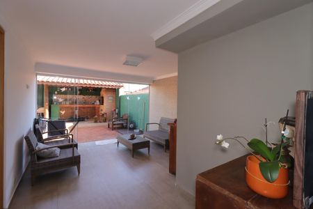 Casa para alugar com 270m², 2 quartos e 2 vagasÁrea Social 1
