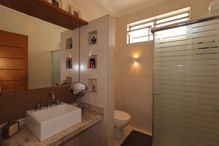 Casa para alugar com 270m², 2 quartos e 2 vagasBanheiro Social