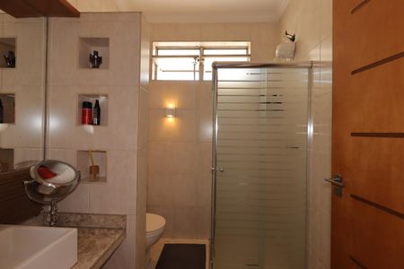 Casa para alugar com 270m², 2 quartos e 2 vagasBanheiro Social