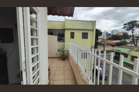 Casa à venda com 200m², 4 quartos e 2 vagas