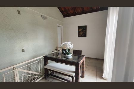 Casa à venda com 200m², 4 quartos e 2 vagas