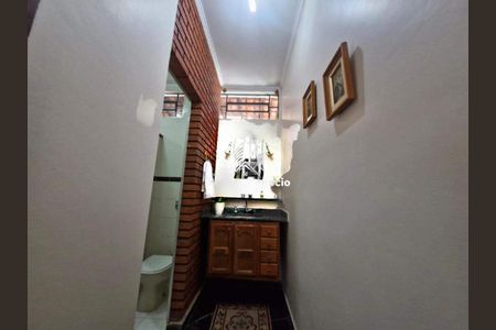 Casa à venda com 239m², 4 quartos e 5 vagas