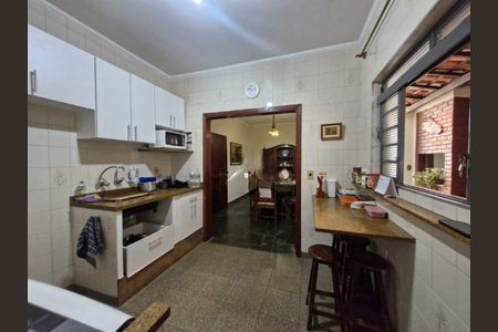 Casa à venda com 239m², 4 quartos e 5 vagas