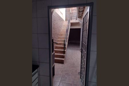 Casa à venda com 81m², 2 quartos e sem vaga