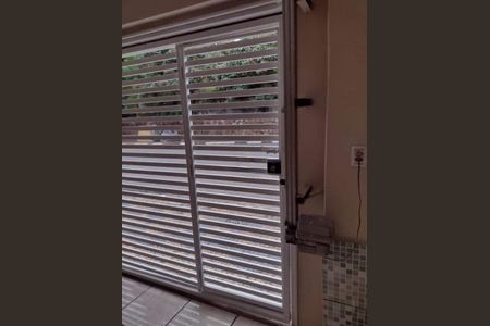 Casa à venda com 81m², 2 quartos e sem vaga