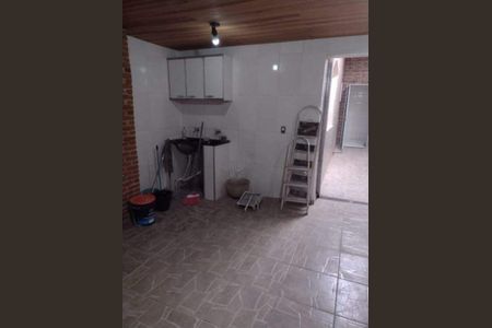 Casa à venda com 81m², 2 quartos e sem vaga