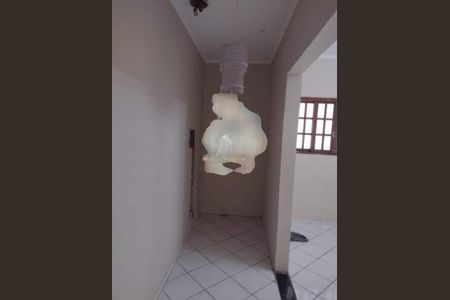 Casa à venda com 81m², 2 quartos e sem vaga