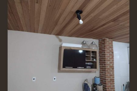 Casa à venda com 81m², 2 quartos e sem vaga