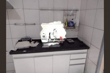 Casa à venda com 81m², 2 quartos e sem vaga